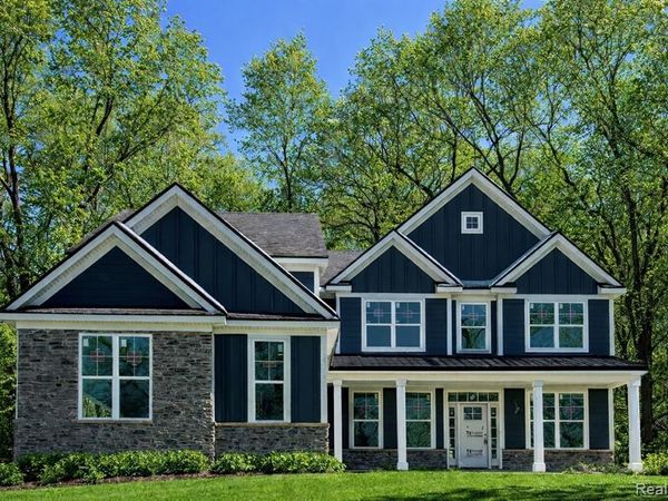 9299 Van Antwerp Drive, Hamburg Twp, MI 48139