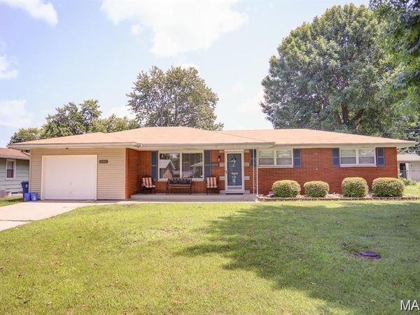 425 Sanders Street, Bethalto, IL 62010
