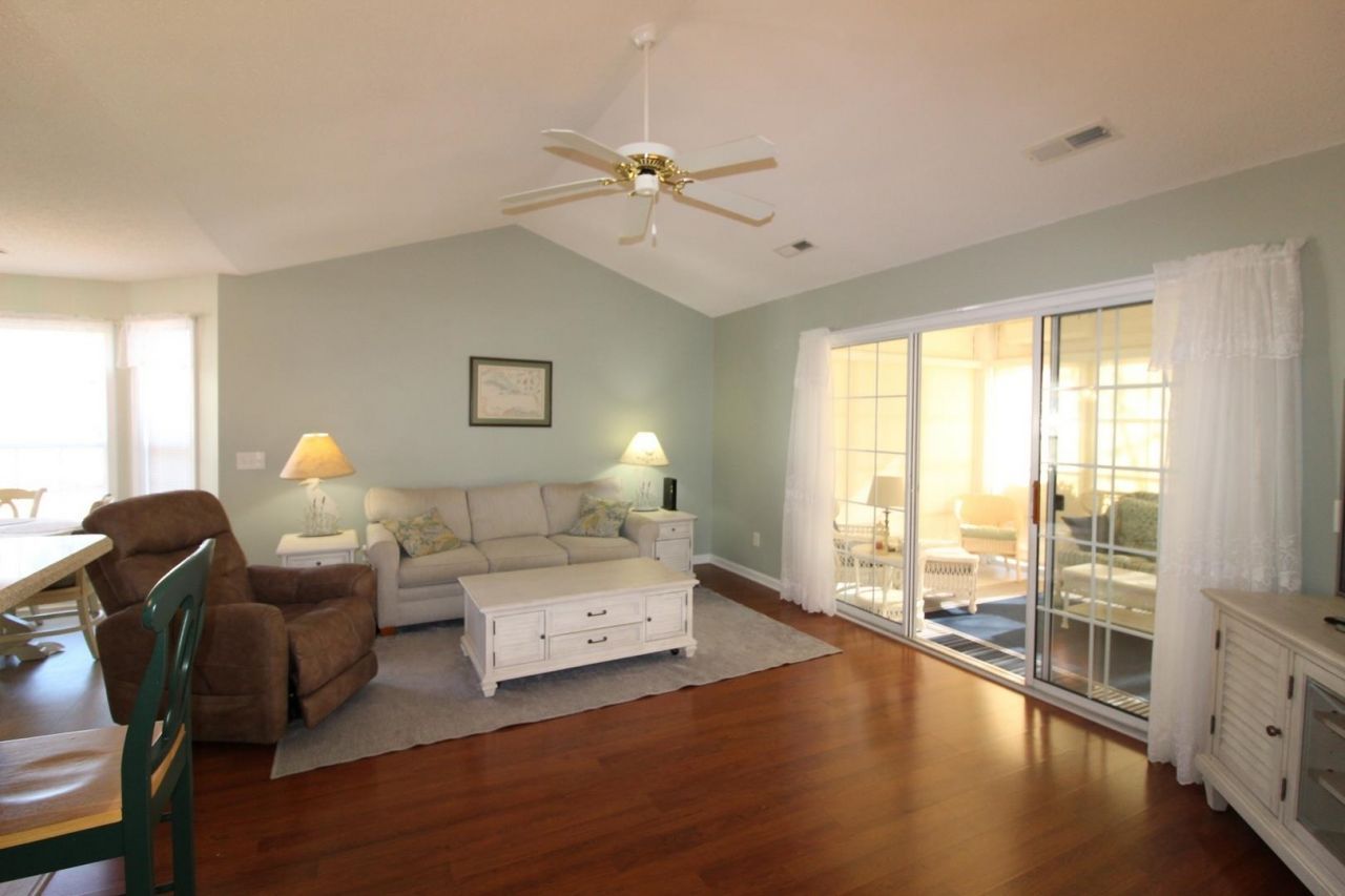 528 Westham Dr. Photo 15