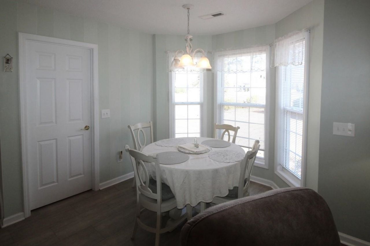 528 Westham Dr. Photo 17