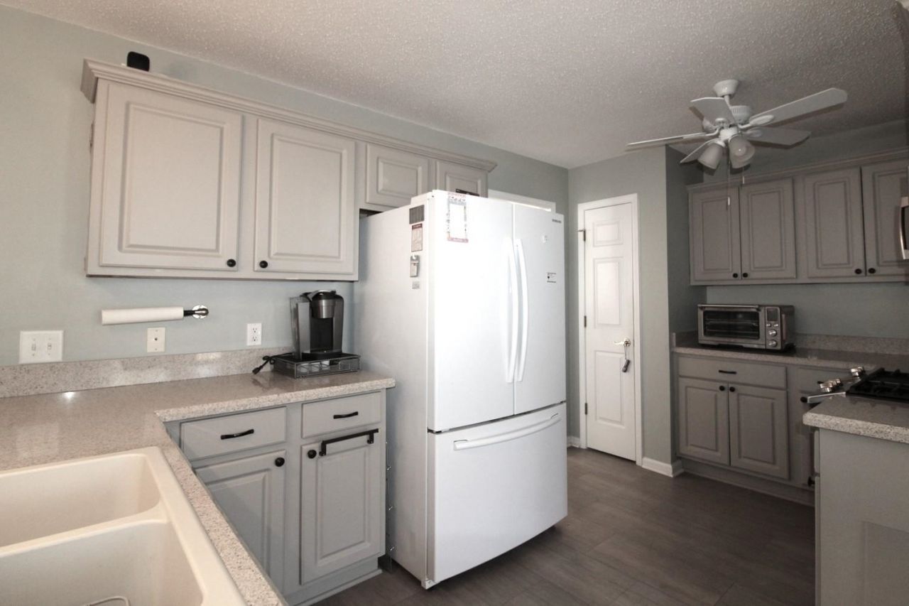 528 Westham Dr. Photo 21