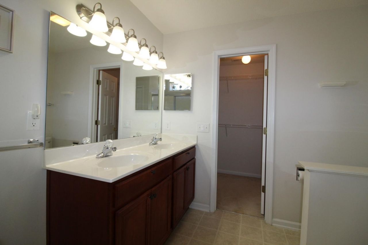 528 Westham Dr. Photo 27