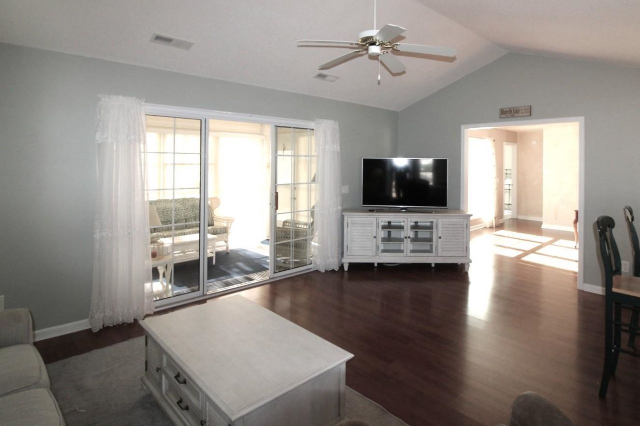 528 Westham Dr. Photo 4