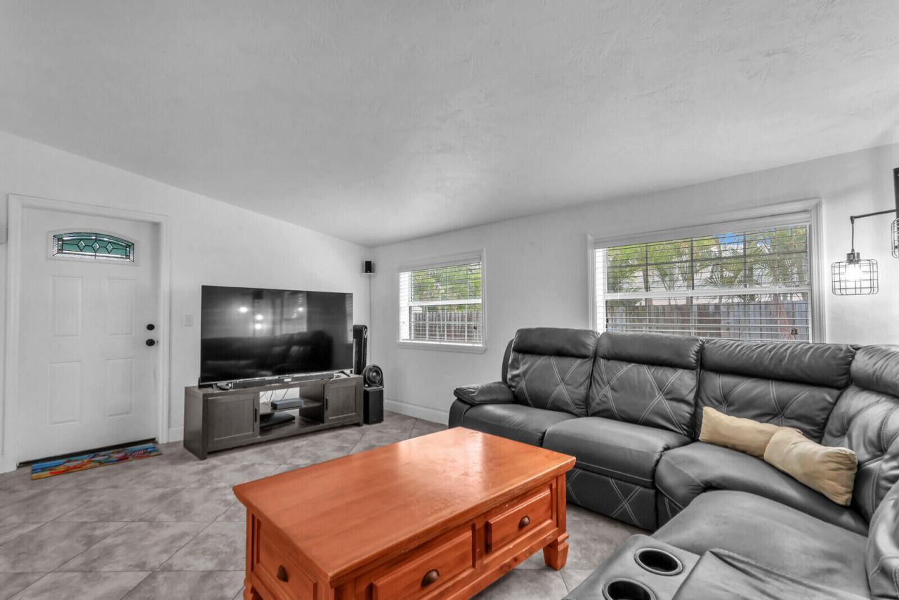 8151 SE Evergreen Street, Hobe Sound, FL 33455 Photo