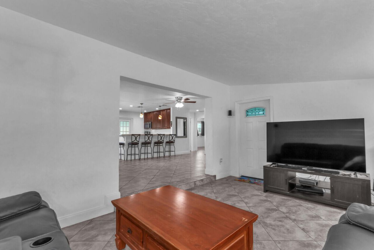 8151 SE Evergreen Street, Hobe Sound, FL 33455 Photo