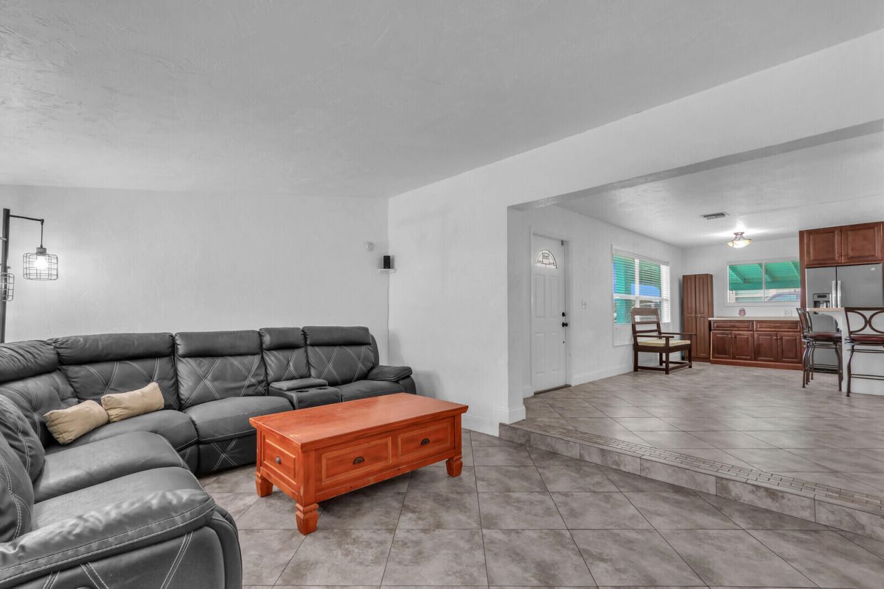 8151 SE Evergreen Street, Hobe Sound, FL 33455 Photo