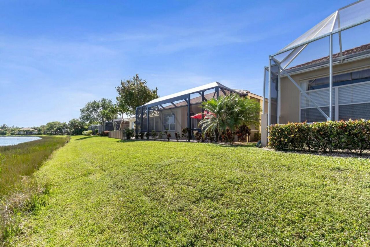 8709 Via Grande E, Wellington, FL 33411 Photo