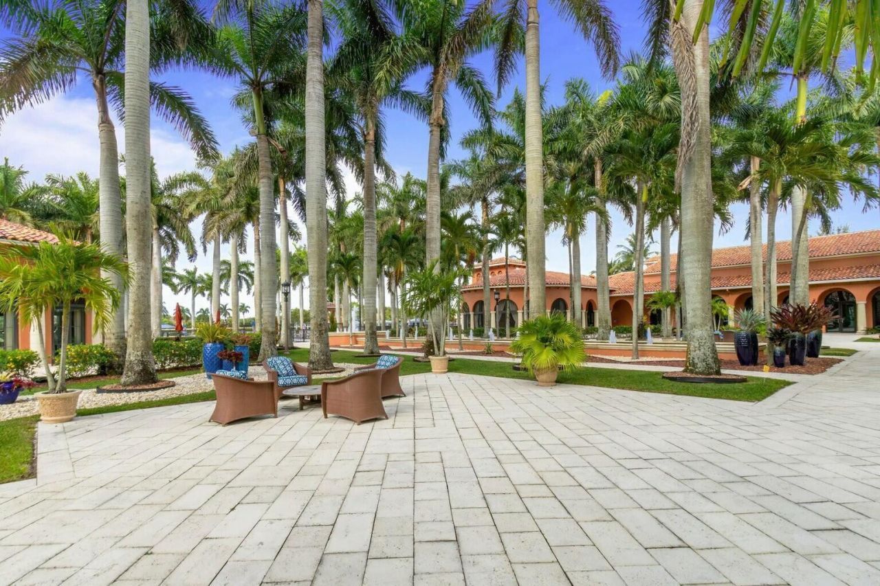 8709 Via Grande E, Wellington, FL 33411 Photo