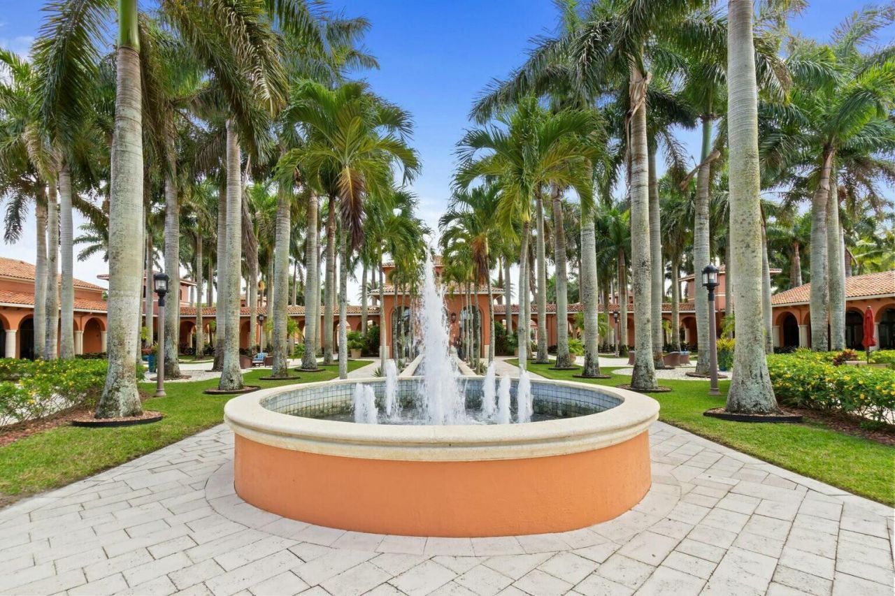 8709 Via Grande E, Wellington, FL 33411 Photo