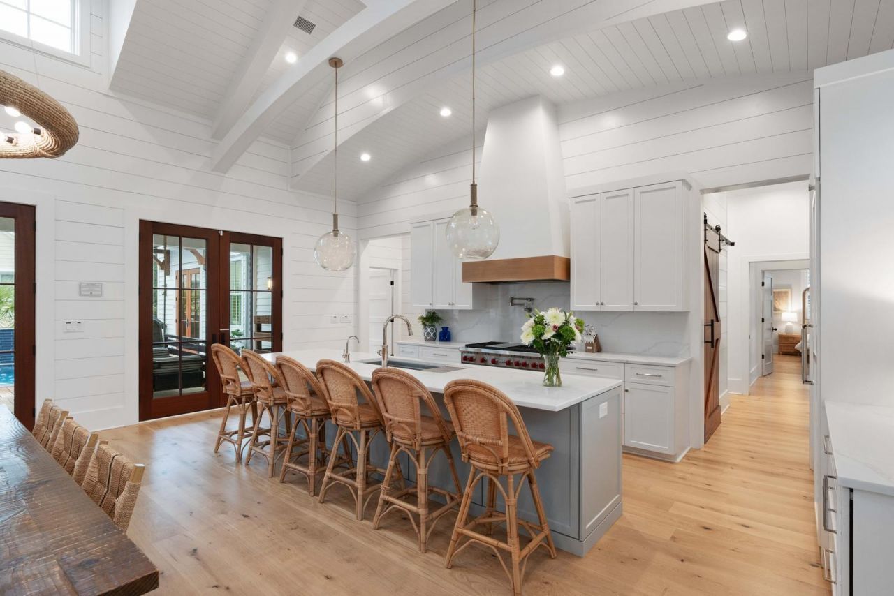 33 27th Avenue Photo 18