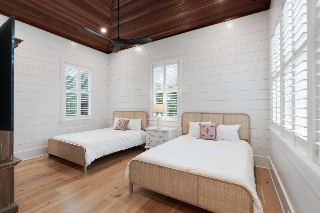 33 27th Avenue Photo 41