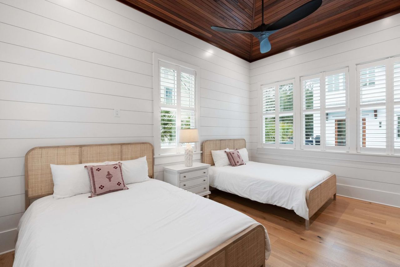 33 27th Avenue Photo 42