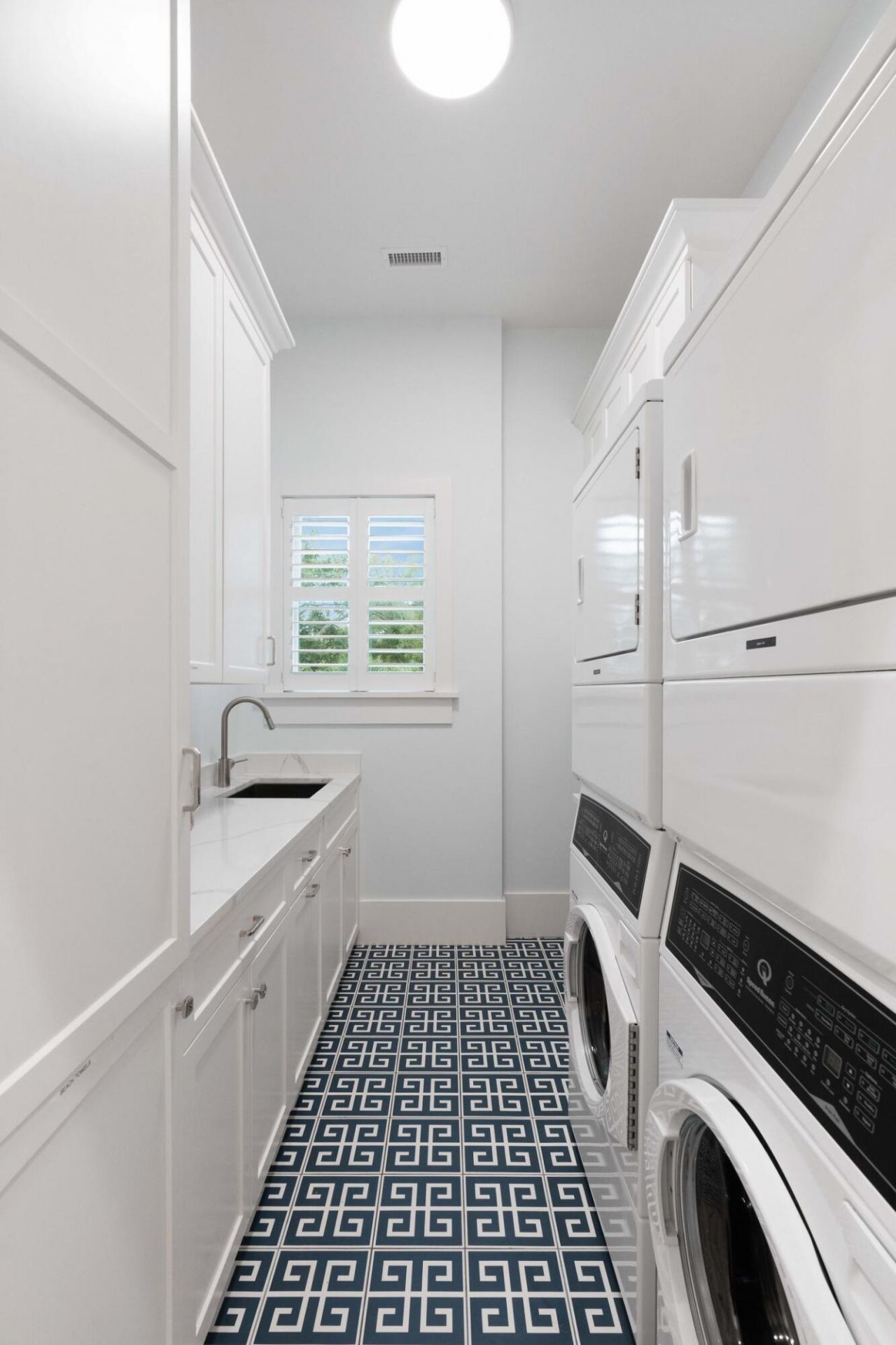 33 27th Avenue Photo 51