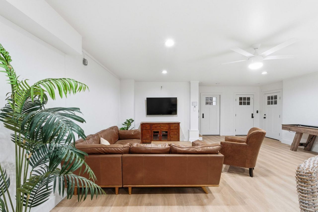 33 27th Avenue Photo 73