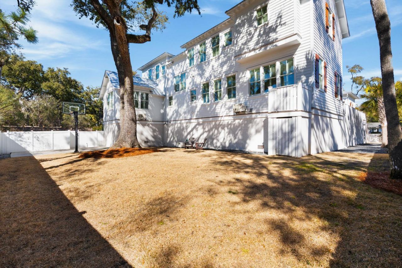 33 27th Avenue Photo 80