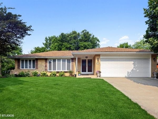 7532 Sheridan Drive, Willowbrook, IL 60527