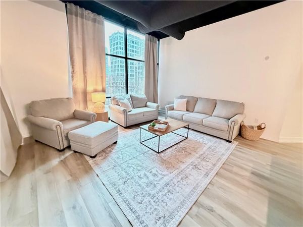 1101 Walnut Street, Unit 201, Kansas City, MO 64106