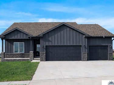 9617 N 167th Street, Bennington, NE 68007