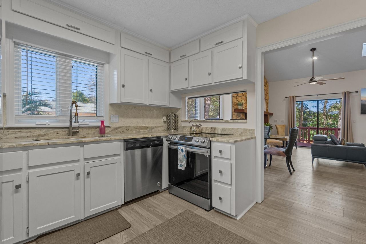 406 Lafayette Rd.  Photo 10