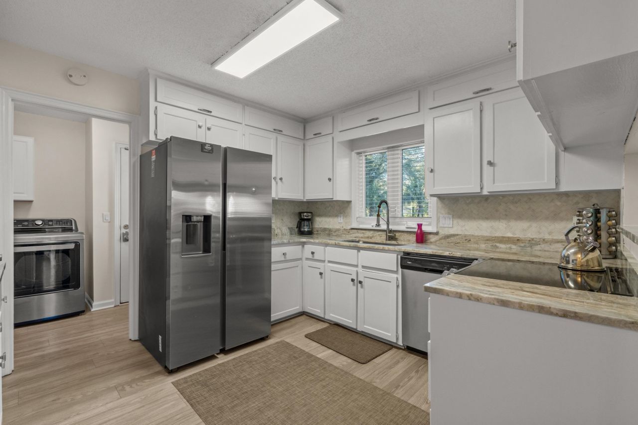 406 Lafayette Rd.  Photo 12