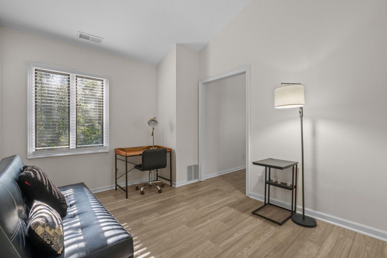 406 Lafayette Rd.  Photo 20