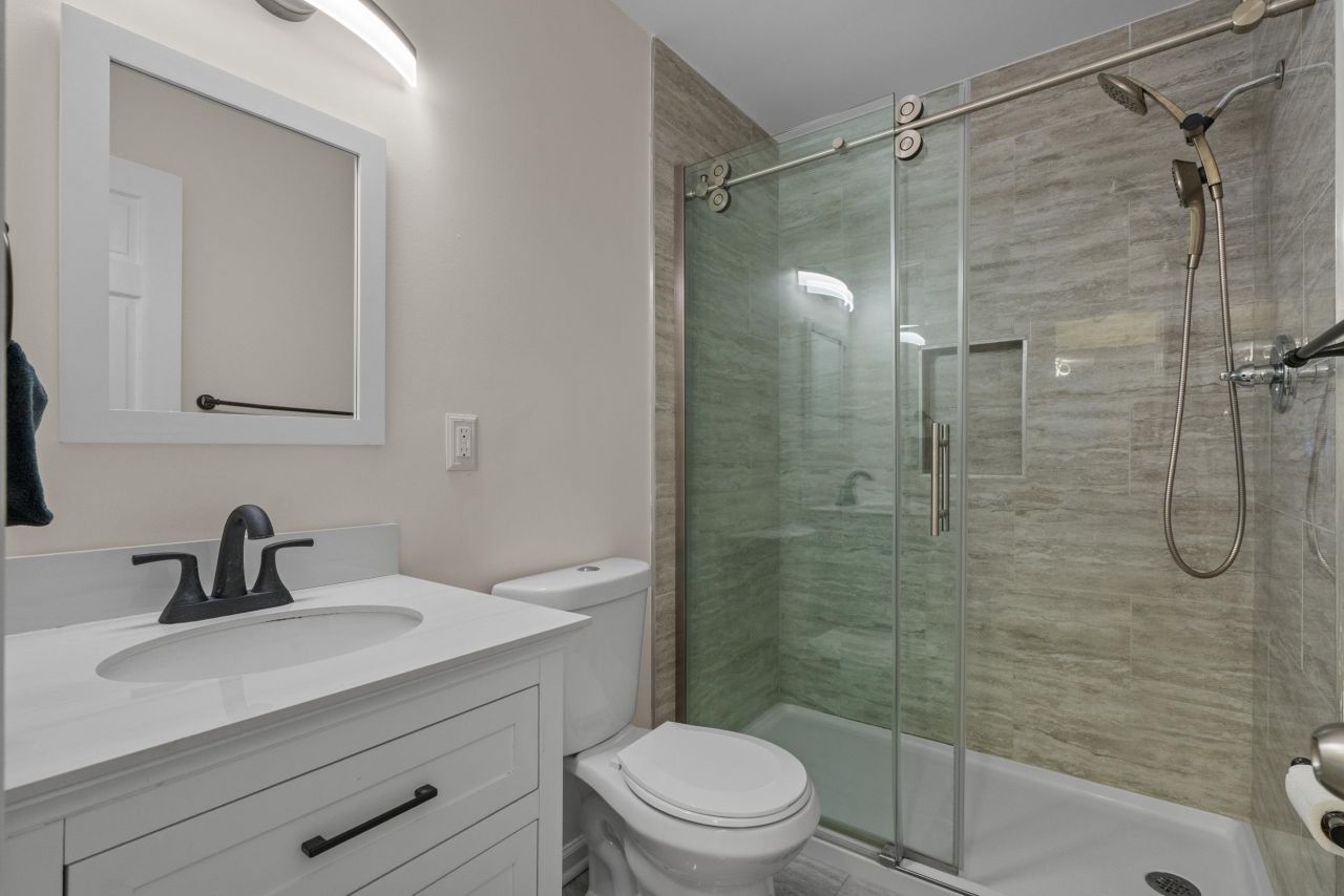 406 Lafayette Rd.  Photo 24