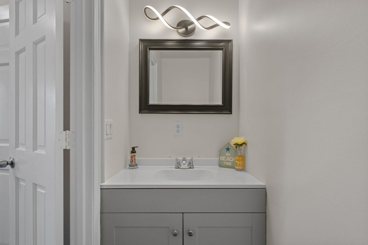 406 Lafayette Rd.  Photo 28