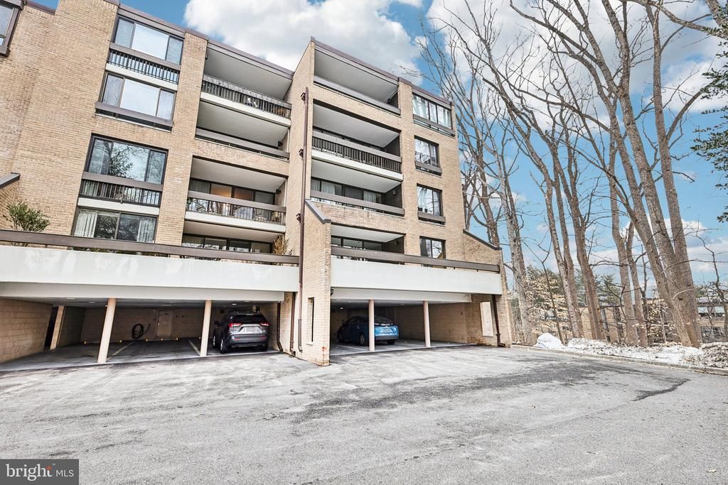 4920 Sentinel Drive, Unit 3-106, Bethesda, MD 20816 Main Photo