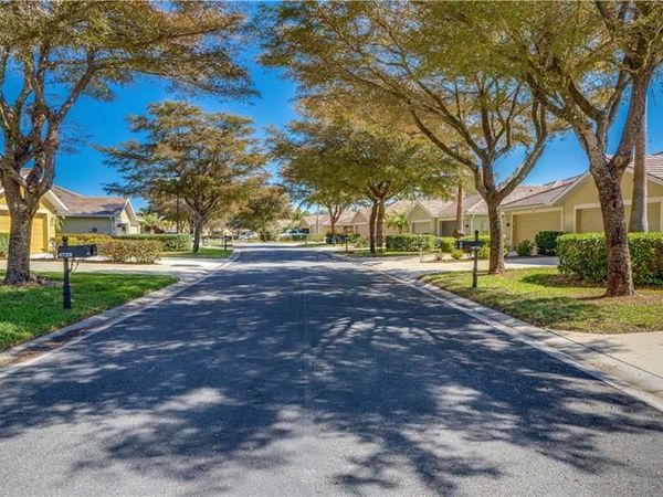 4725 Fairloop RUN , LEHIGH ACRES, FL 33973