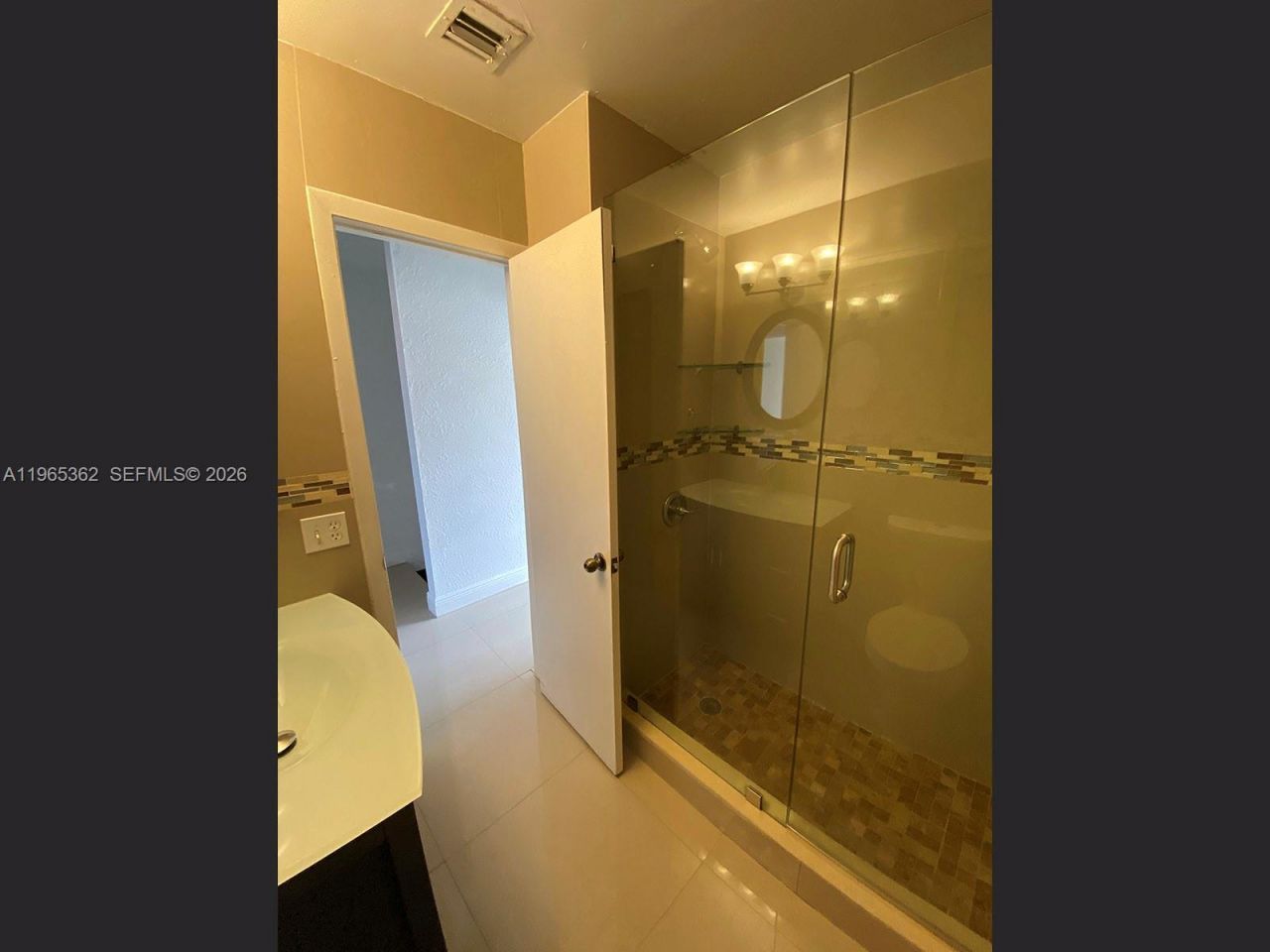 8031 NW 8th St , Unit 17, Miami, FL 33126 Photo