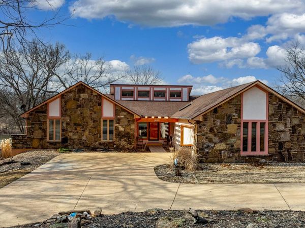 1513 Carey Drive, Grove, OK 74344