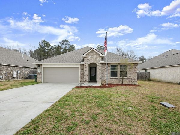 13230 Fowler Dr, Walker, LA 70785