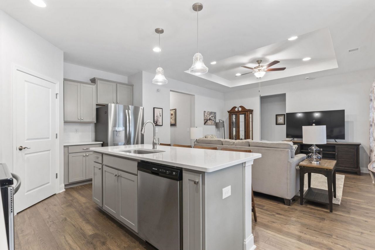 2405 Capri Court  Photo 11