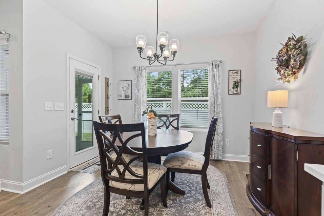 2405 Capri Court  Photo 12