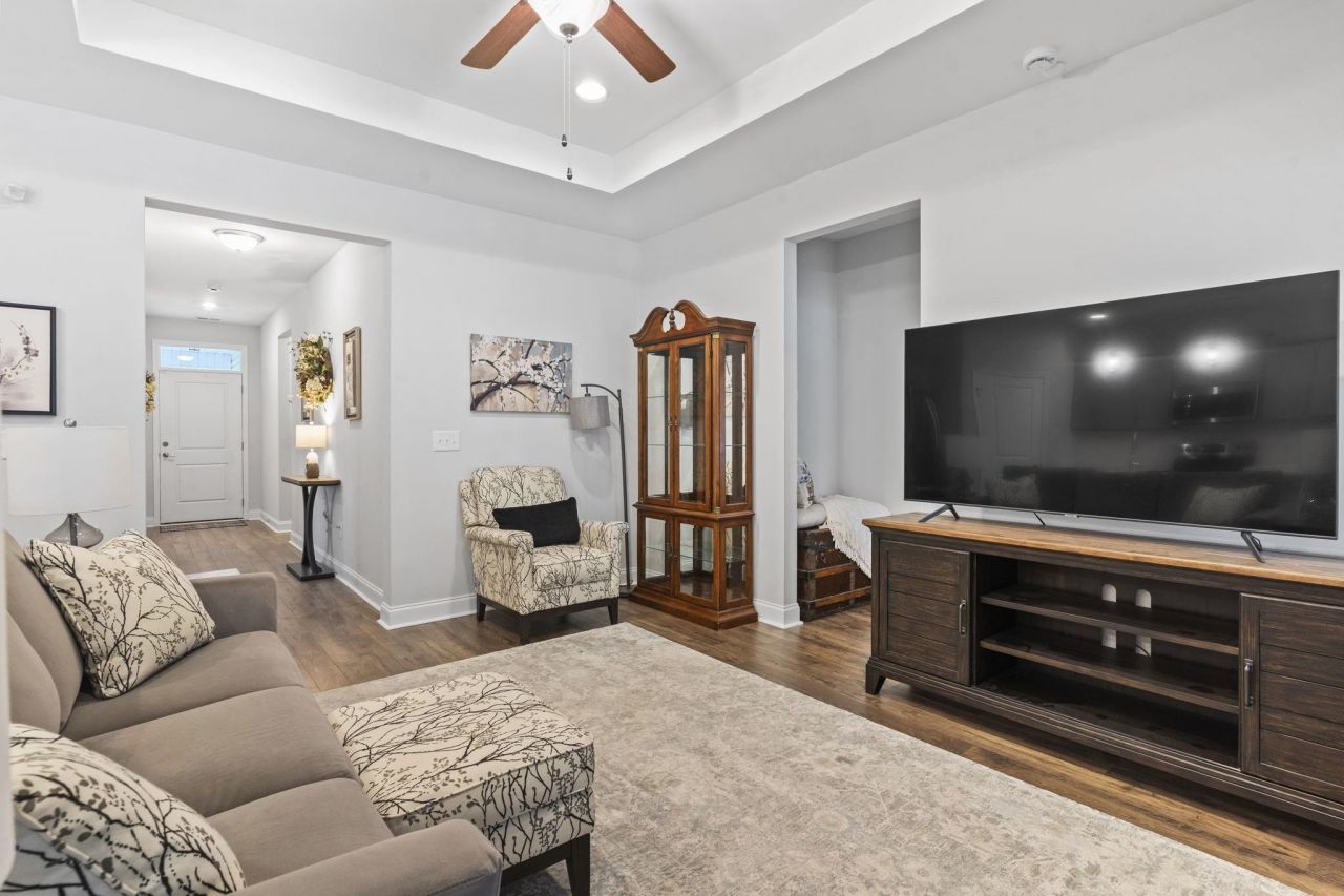 2405 Capri Court  Photo 16