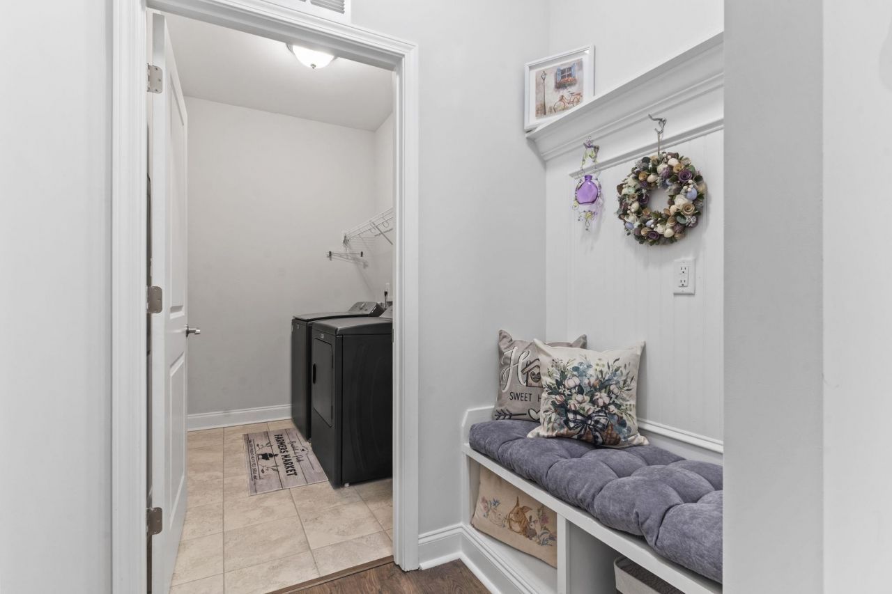 2405 Capri Court  Photo 21