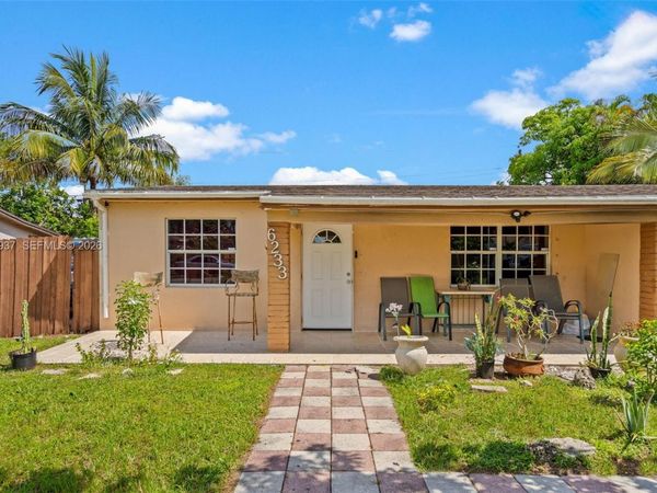 6233 Rodman St , Hollywood, FL 33023