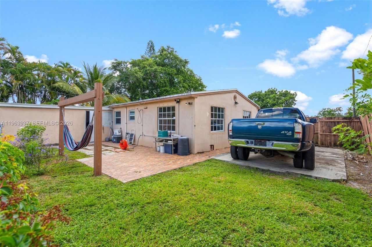 6233 Rodman St , Hollywood, FL 33023 Photo