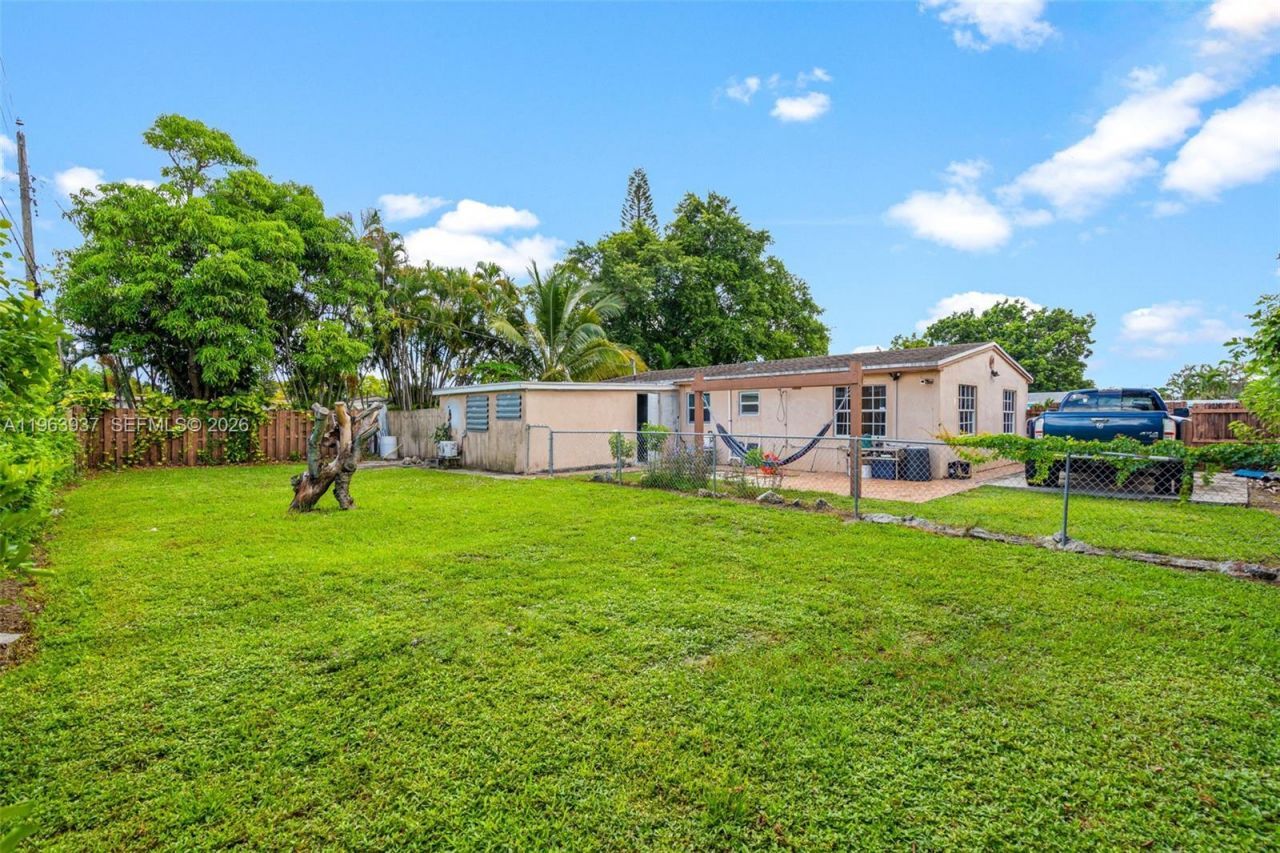 6233 Rodman St , Hollywood, FL 33023 Photo