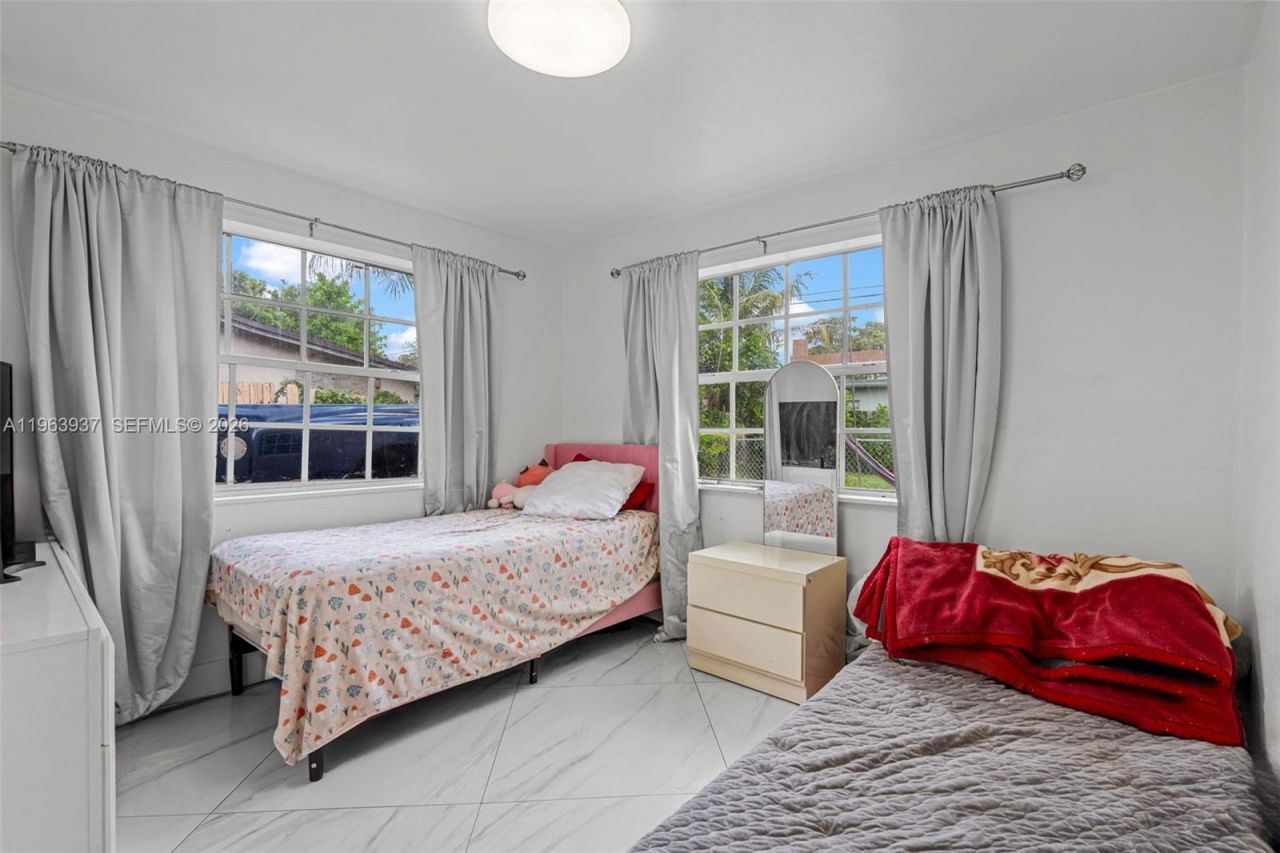 6233 Rodman St , Hollywood, FL 33023 Photo