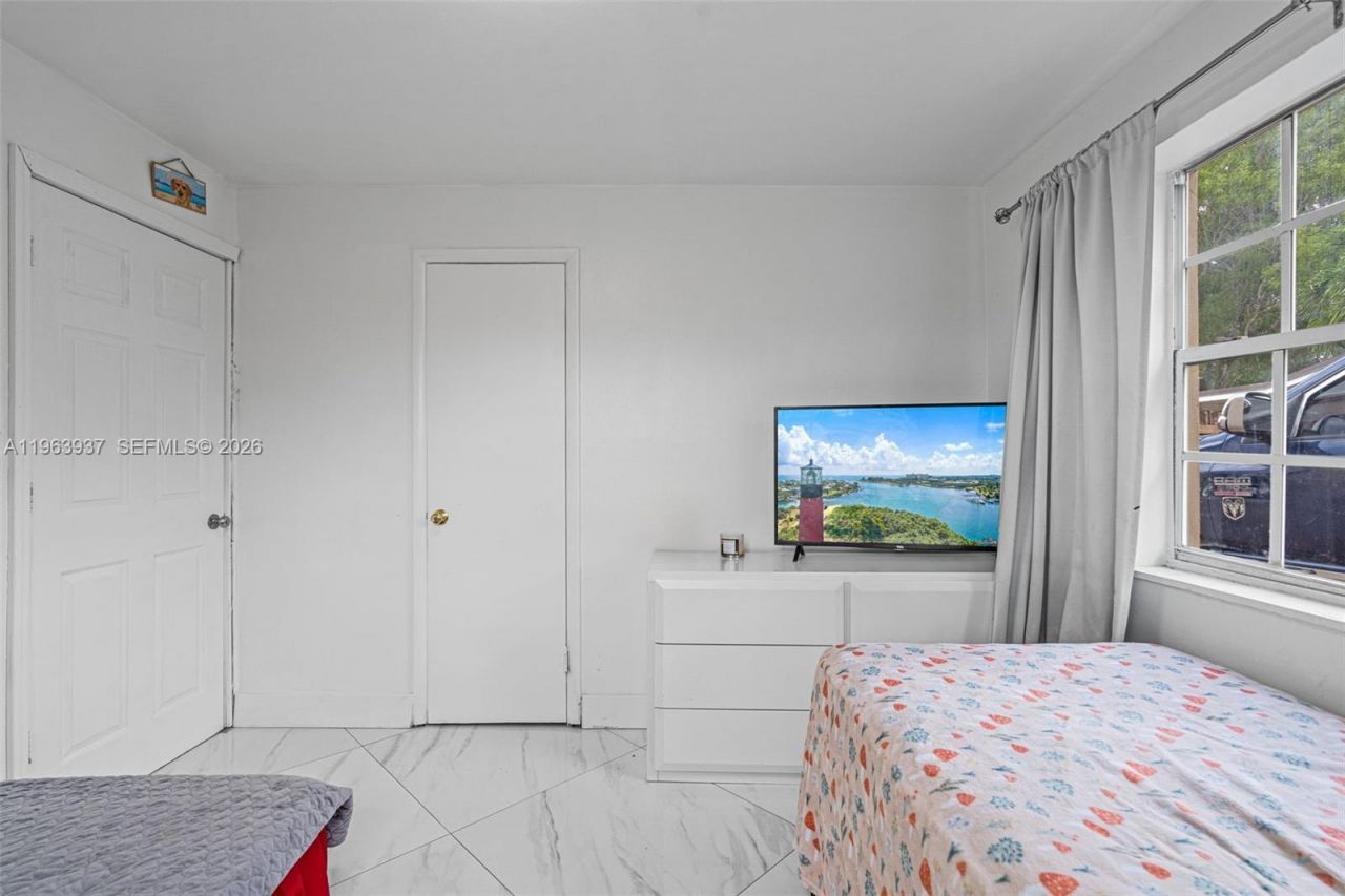 6233 Rodman St , Hollywood, FL 33023 Photo