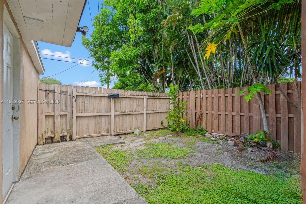 6233 Rodman St , Hollywood, FL 33023 Photo