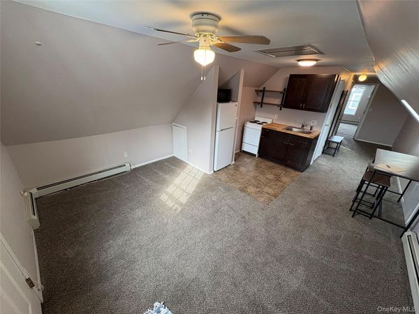 427 Raft Avenue, Holbrook, NY 11741