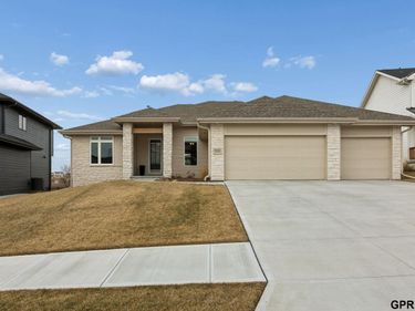 7030 N 172 Street, Bennington, NE 68007