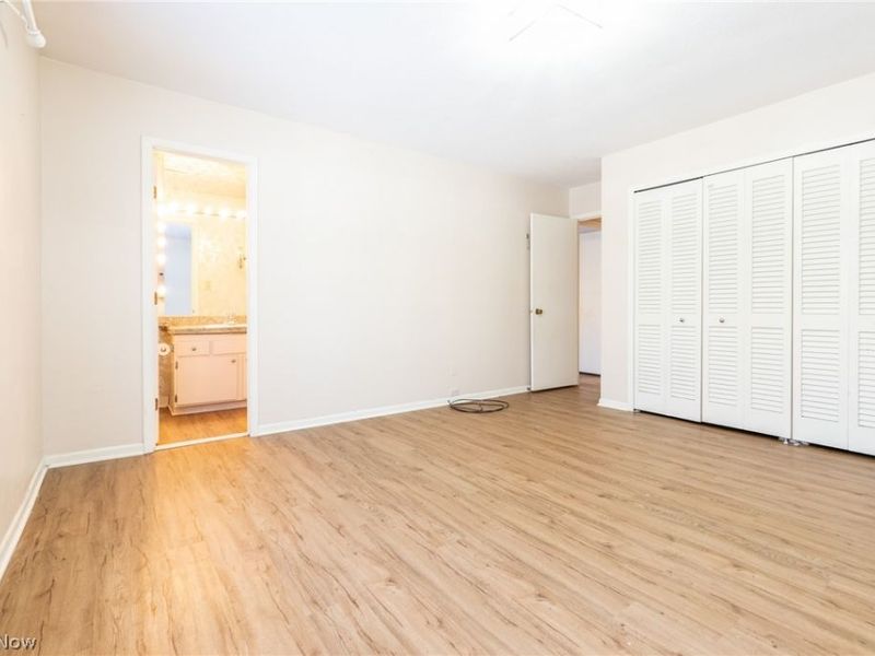 2112 Acacia Park Drive, Unit 209, Lyndhurst, OH 44124 Photo 15