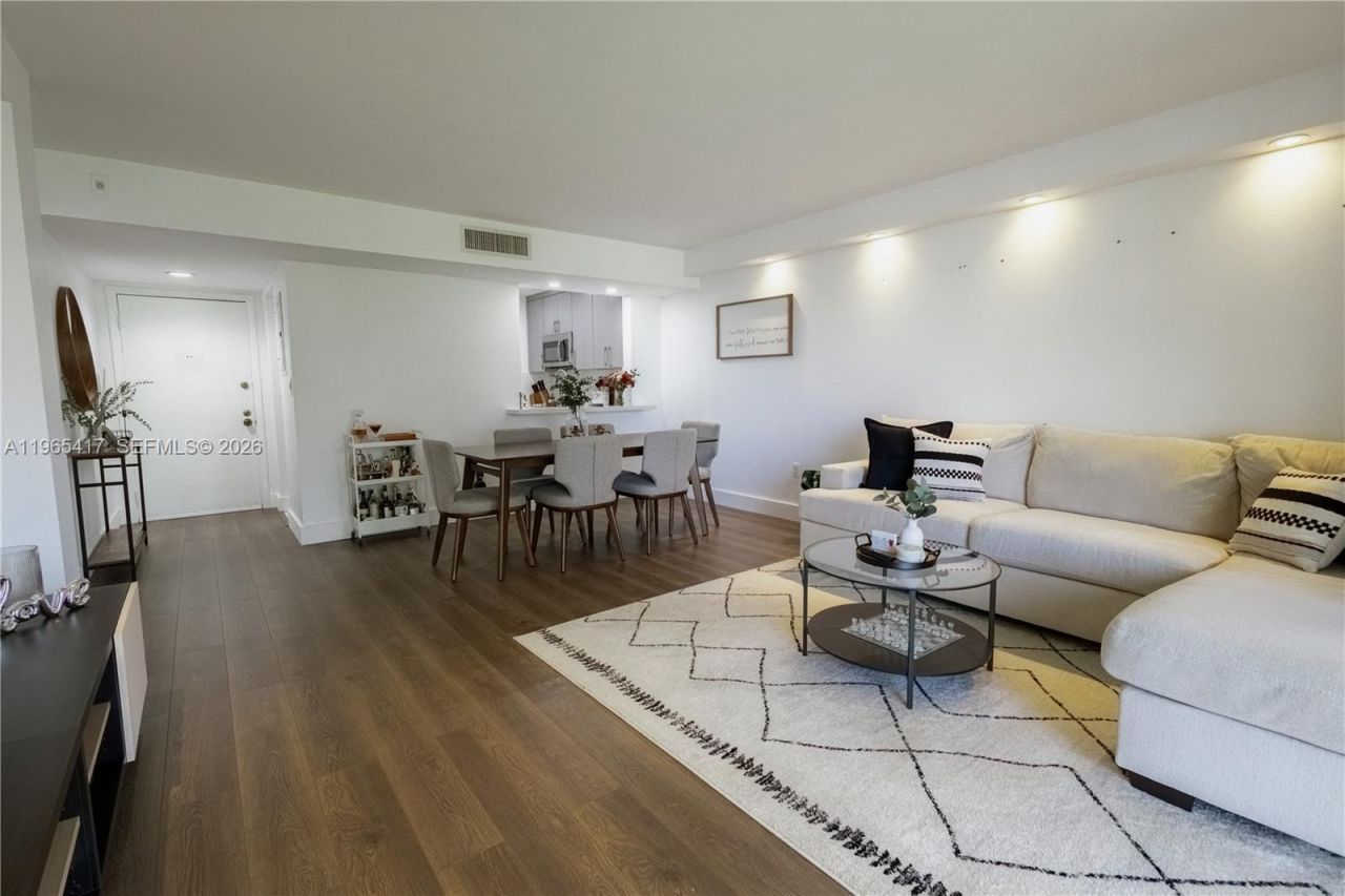 8045 SW 107th Ave, Unit 212, Miami, FL 33173 Photo