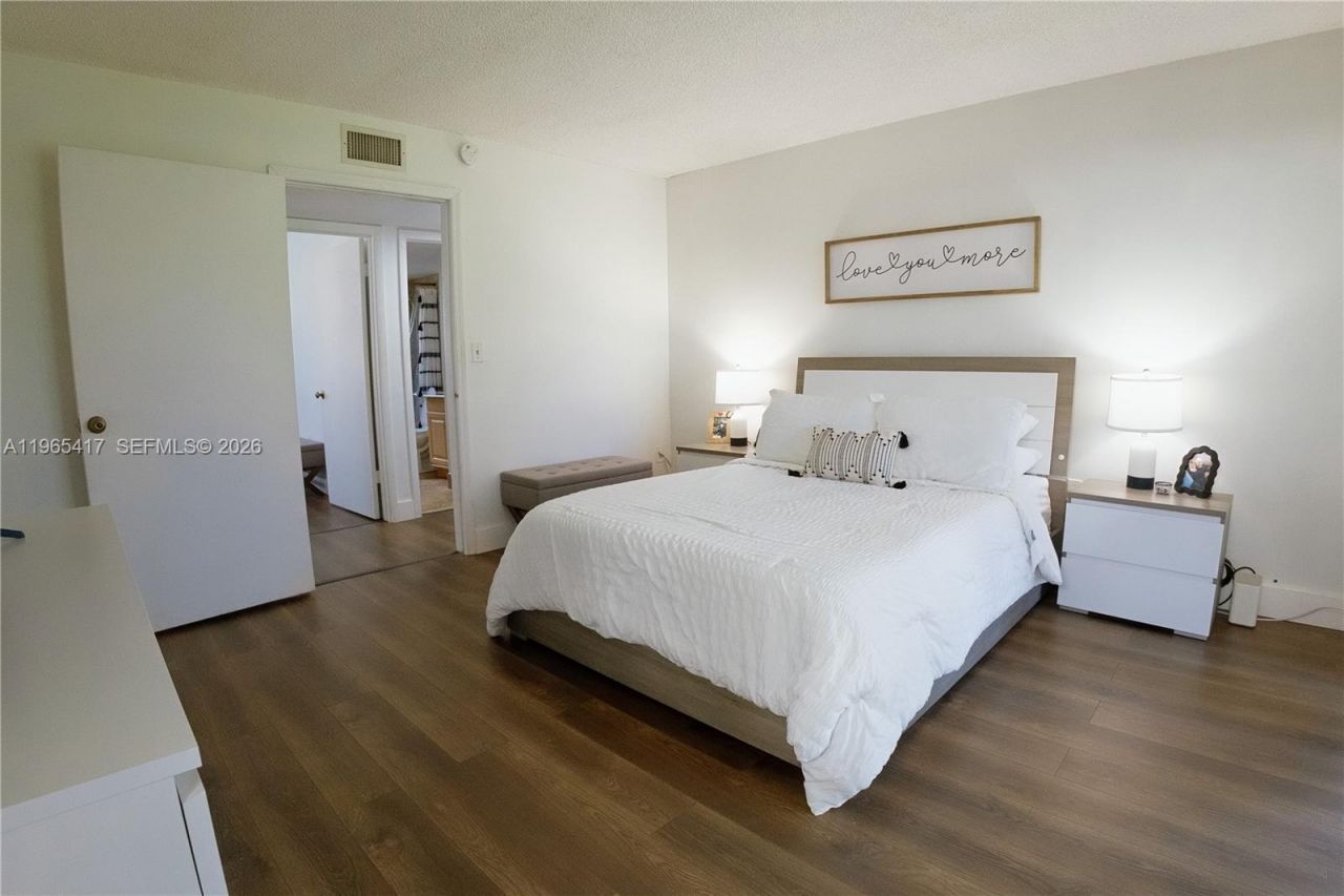 8045 SW 107th Ave, Unit 212, Miami, FL 33173 Photo