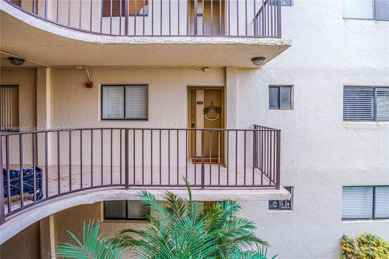8045 SW 107th Ave, Unit 212, Miami, FL 33173 Photo