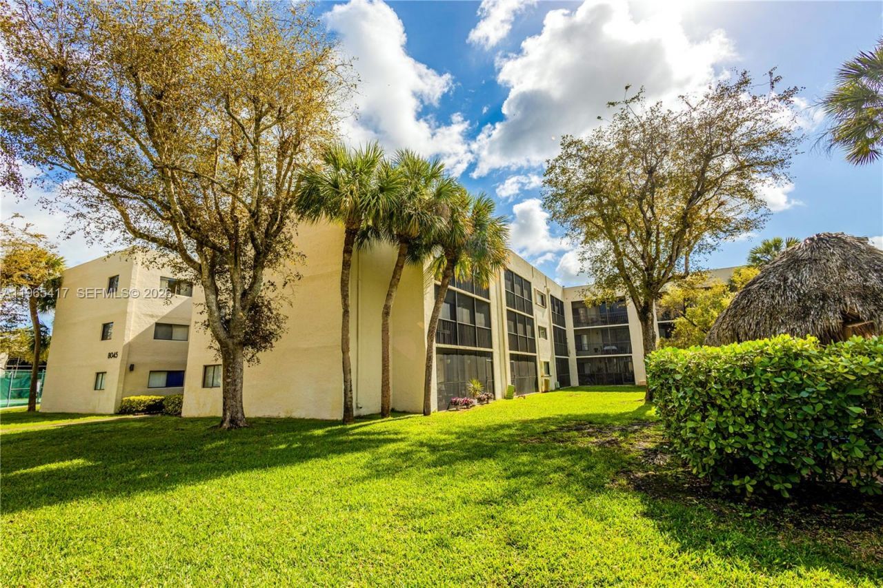 8045 SW 107th Ave, Unit 212, Miami, FL 33173 Photo