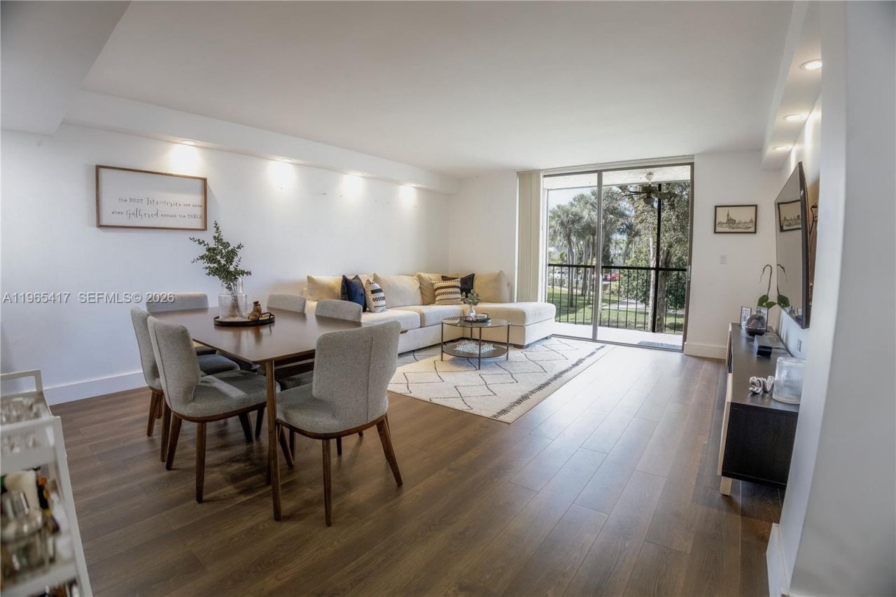 8045 SW 107th Ave, Unit 212, Miami, FL 33173 Photo